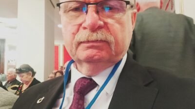 Murat ÖZELCİ/KARABÜK, (DHA)-KARABÜK'te Nurkan Bilgiç (57), camide cuma namazı kıldığı