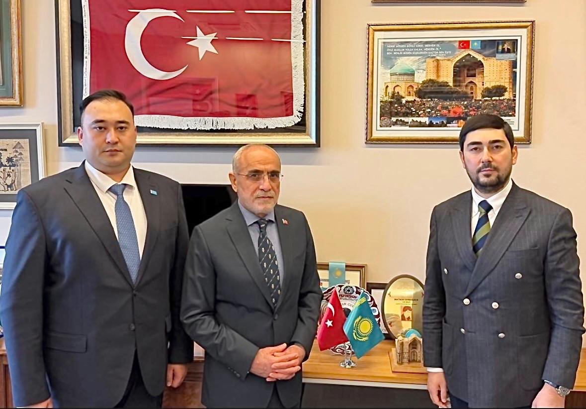 ANKARA, (DHA)- CUMHURBAŞKANI Başdanışmanı Yalçın Topçu, Kazakistan Halk Asamblesi Yardımcısı
