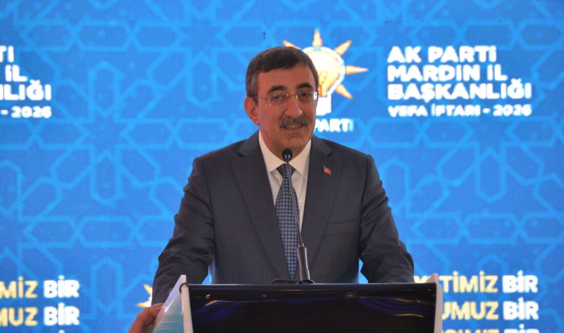 İFTAR PROGRAMINA KATILDI Cumhurbaşkanı Yardımcısı Cevdet Yılmaz, AK Parti Mardin