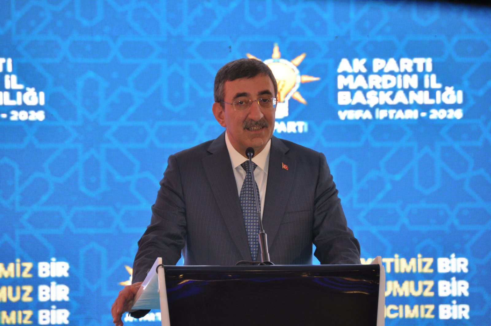 İFTAR PROGRAMINA KATILDI Cumhurbaşkanı Yardımcısı Cevdet Yılmaz, AK Parti Mardin