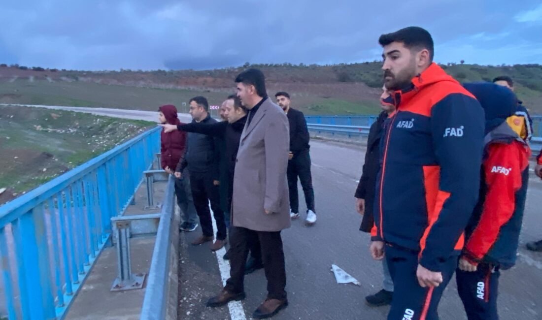 Reşit ÇELEBİOĞLU/KİLİS, (DHA)-KİLİS’te sağanak sonucu debisi yükselen Afrin Çayı’nda traktörüyle