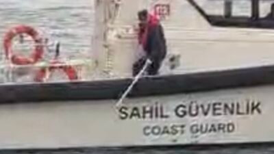Ayhan ACAR/AMASRA (Bartın), (DHA)- BARTIN'ın Amasra ilçesinde denizde hareketsiz halde