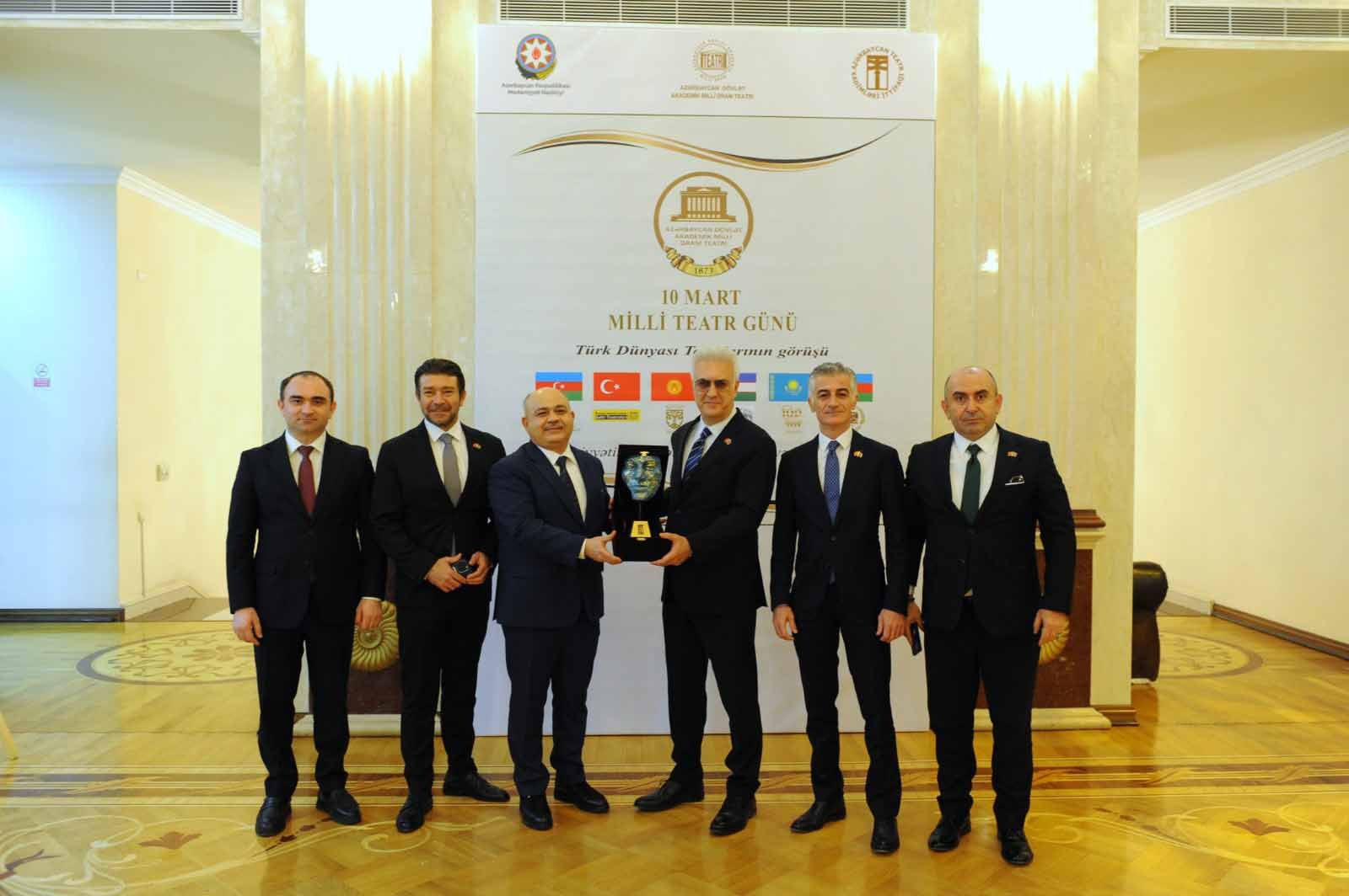 AZERBAYCAN, (DHA) - DEVLET Tiyatroları Genel Müdürü ve Genel Sanat