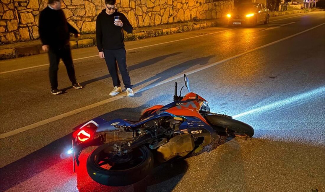 Fırat AKAY/BODRUM, (Muğla), (DHA)- MUĞLA’nın Bodrum ilçesinde devrilen motosikletin sürücüsü