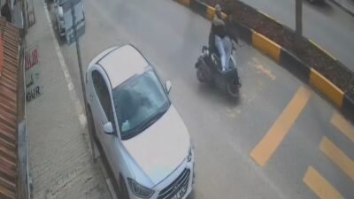 Cuma Yunus YAŞATIR/HATAY, (DHA)- HATAY'ın Reyhanlı ilçesinde sürücüsünün kontrolünden çıkıp