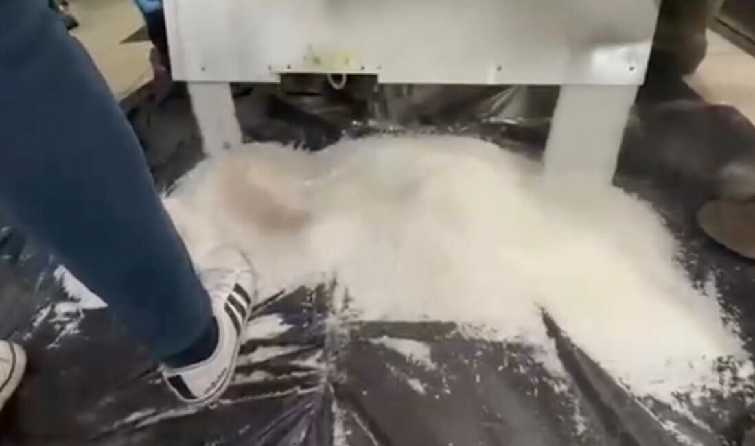 Hüseyin İÇLİ-Seyfettin EKEN/DİYARBAKIR, (DHA)- DİYARBAKIR’da polis ekiplerince durdurulan TIR'da yapılan