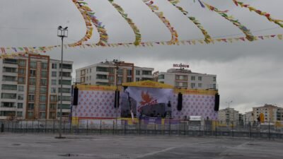 Gıyasettin TETİK-Seyfettin EKEN/DİYARBAKIR, (DHA)- DİYARBAKIR'da yarın düzenlenecek nevruz kutlamaları için