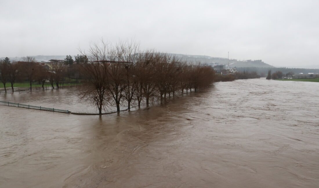Hüseyin İÇLİ-Selim KAYA/DİYARBAKIR, (DHA)- DİYARBAKIR’da etkili olan sağanak sonrası dereler