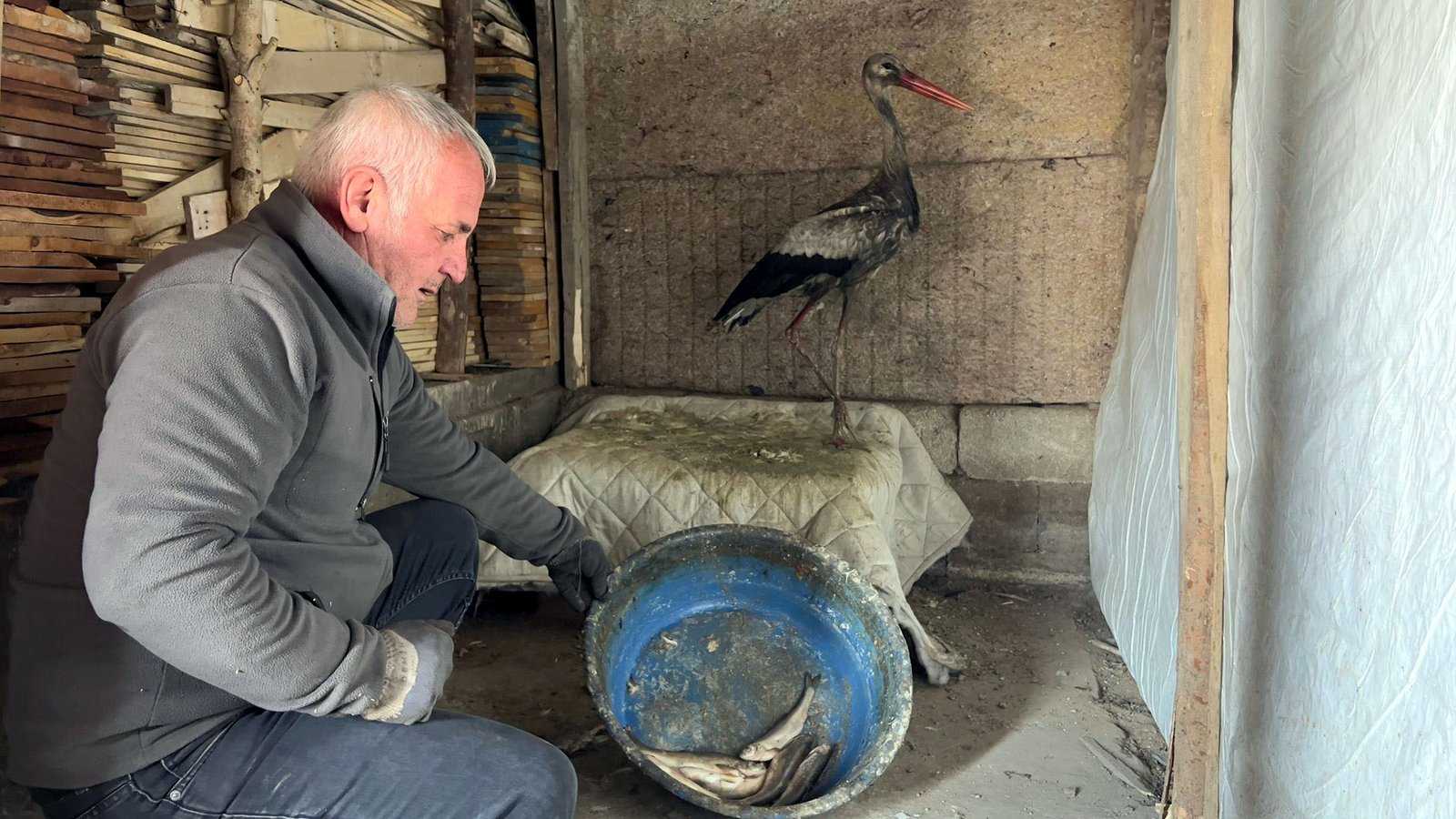 Yaşar KAPLAN/YÜKSEKOVA (Hakkari), (DHA)- HAKKARİ'nin Yüksekova ilçesinde İlhan Akış (50),
