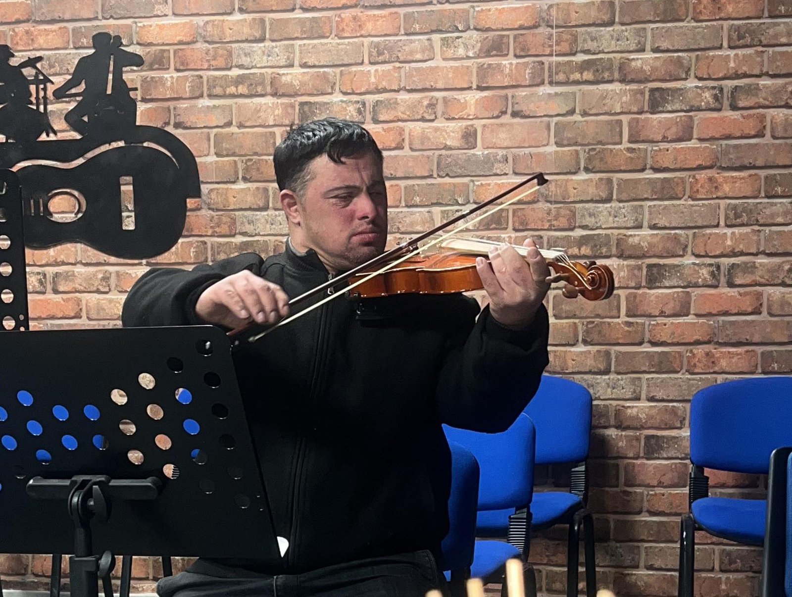 Salih TEKİN/NARMAN(Erzurum), (DHA)- ERZURUM'un Narman ilçesinde Down sendromlu Kadir Yavuz