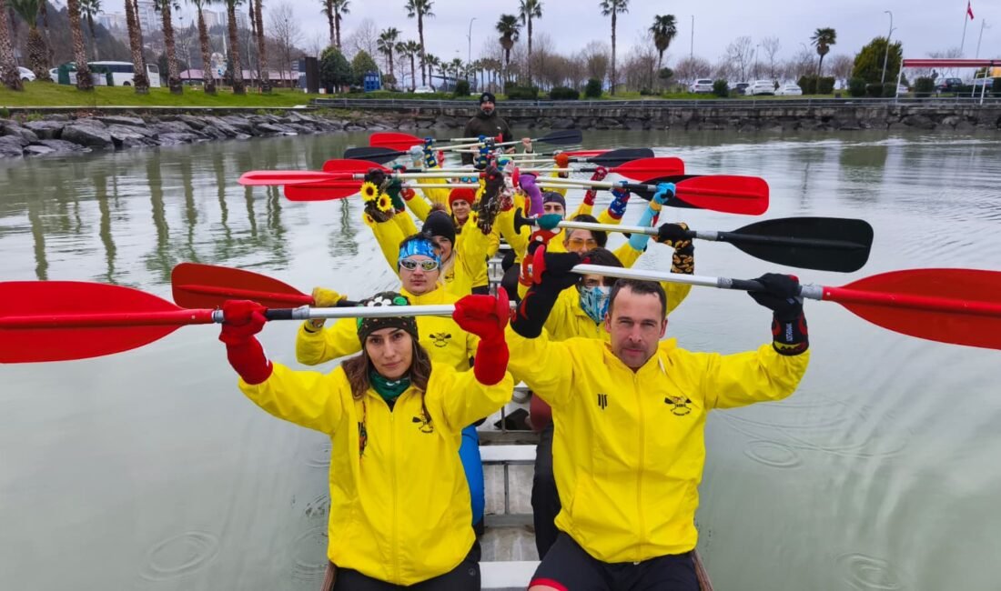 Down Sendromu Farkındalık Haftası’nda sporcular renkli çoraplarla kürek çekti Berkay YILDIZ/SAMSUN, (DHA)- SAMSUN’da faaliyet gösteren Ekolojik Yaşam Bisiklet Derneği