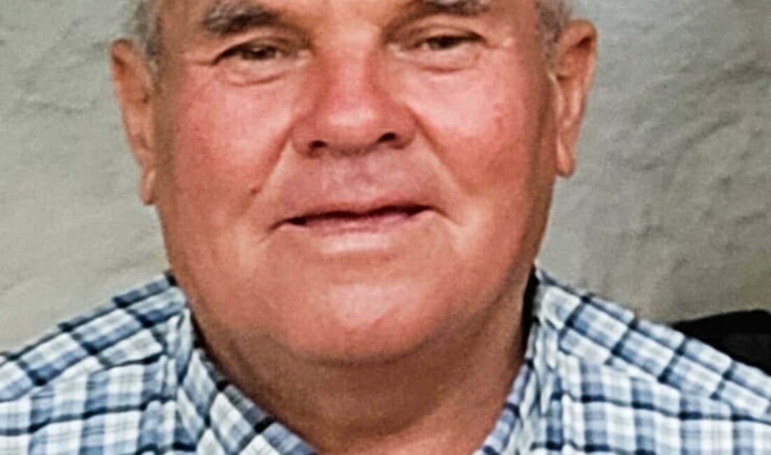 Doğan ÇİZMECİ/TURGUTLU (Manisa), (DHA)-MANİSA'nın Turgutlu ilçesinde otobüs durağında uğradığı bıçaklı