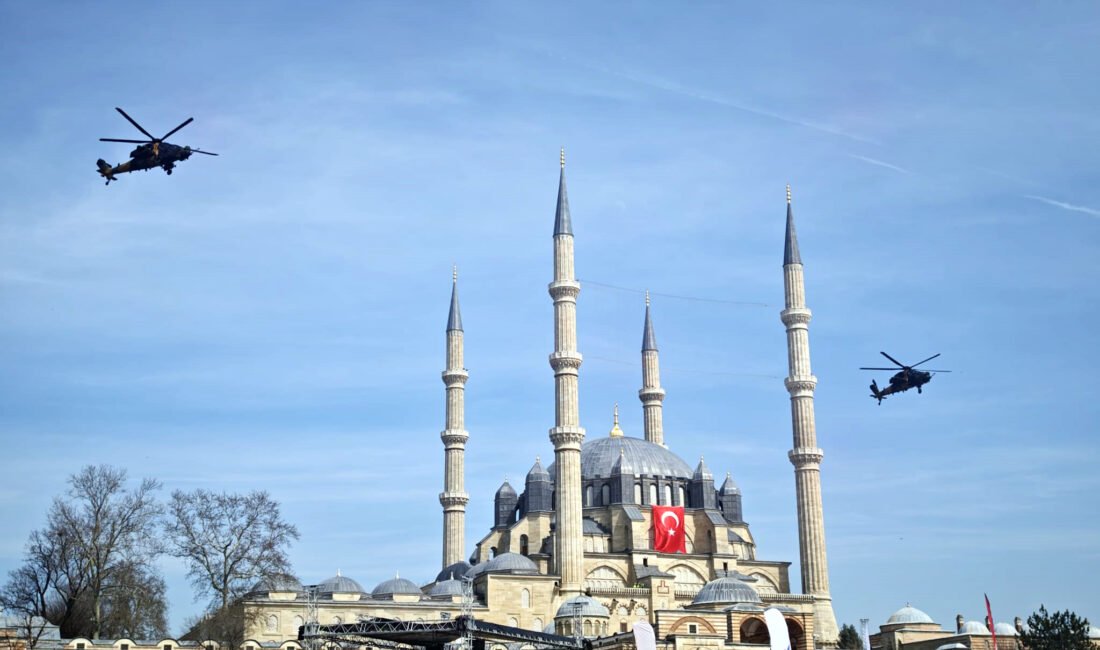 Edirne’de Balkan şehitleri anısına saygı uçuşu yapıldı, savunma sistemleri ve silahlar sergilendi Olgay GÜLER-Umut IŞIK- Batuhan SEVER/EDİRNE, (DHA)- EDİRNE’de, 26 Mart Balkan