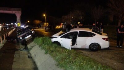 Ünsal YÜCEL/ KEŞAN(Edirne), (DHA)- EDİRNE’nin Keşan ilçesinde otomobille cipin çarpıştığı