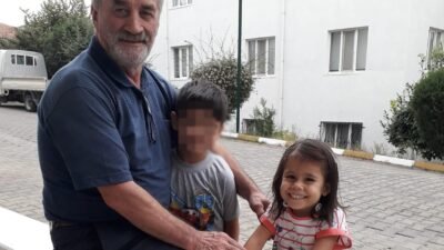 Yavuz YILMAZ/İNEGÖL (Bursa), (DHA)- BURSA’nın İnegöl ilçesinde, kaldırımda yürürlerken sürücüsünün