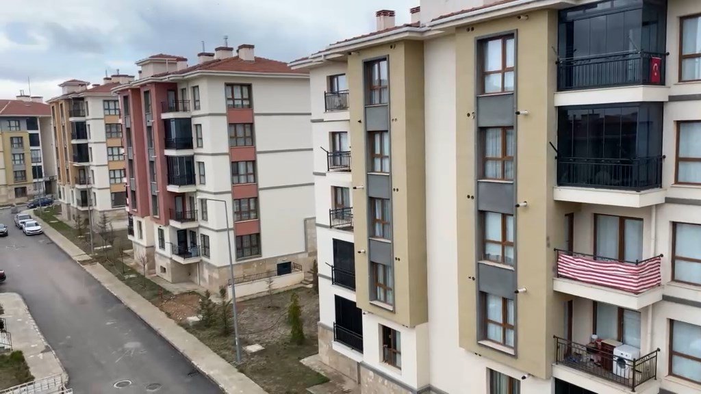 Tekin YALÇINKAYA/ELAZIĞ, (DHA)-ELAZIĞ'ın Sivrice ilçesinde Richter ölçeğine göre 4.3 büyüklüğünde