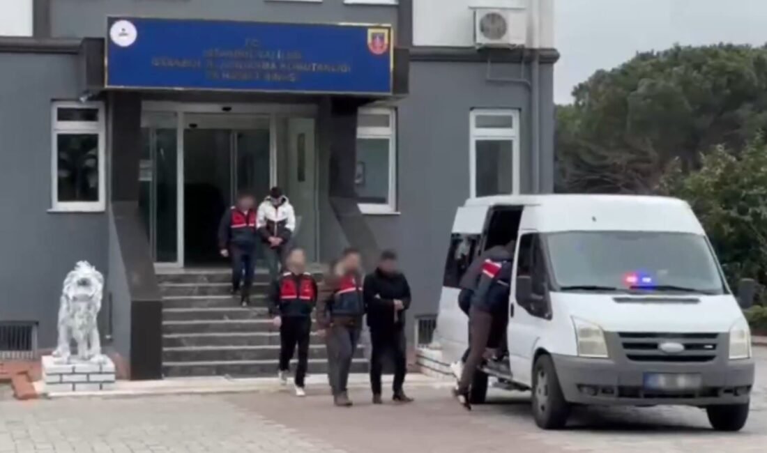 ‘Eminanç Kardeşler’ suç örgütüne operasyon: 5 tutuklama ANKARA, (DHA)- İÇİŞLERİ Bakanlığı, 'Eminanç Kardeşler' organize suç örgütü üyelerine