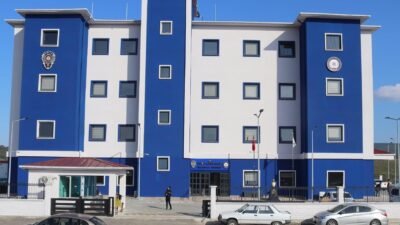 Ünsal YÜCEL/KEŞAN (Edirne), (DHA)- EDİRNE’nin Keşan ilçesinde emniyet müdürlüğü binasına