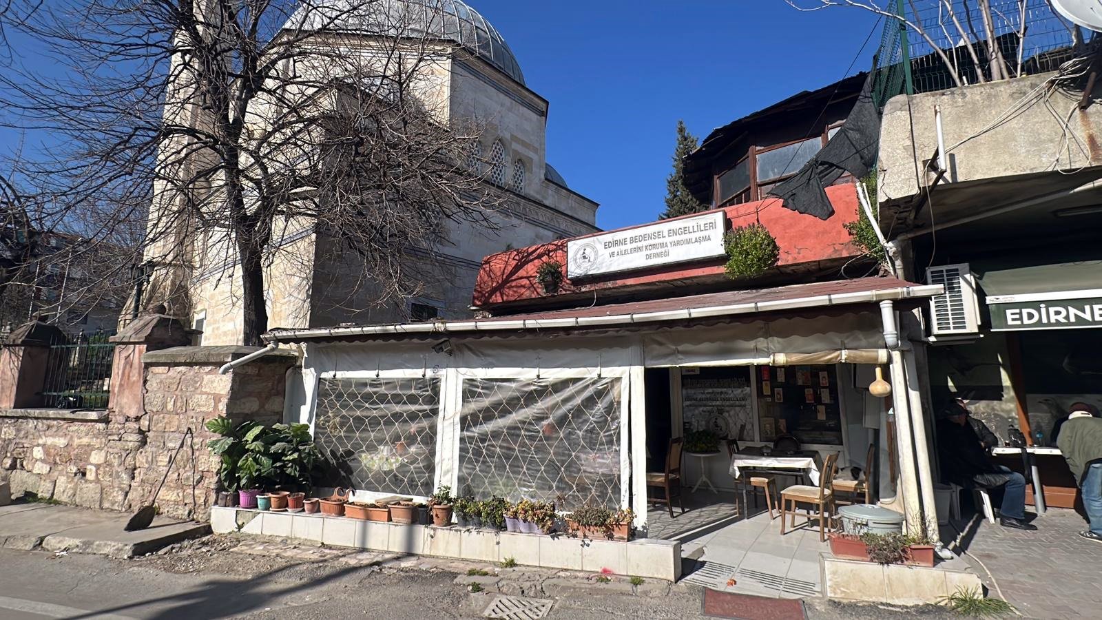 Olgay GÜLER-Umut IŞIK/EDİRNE, (DHA)- EDİRNE Belediyesi’nin, kira borcu nedeniyle lokal