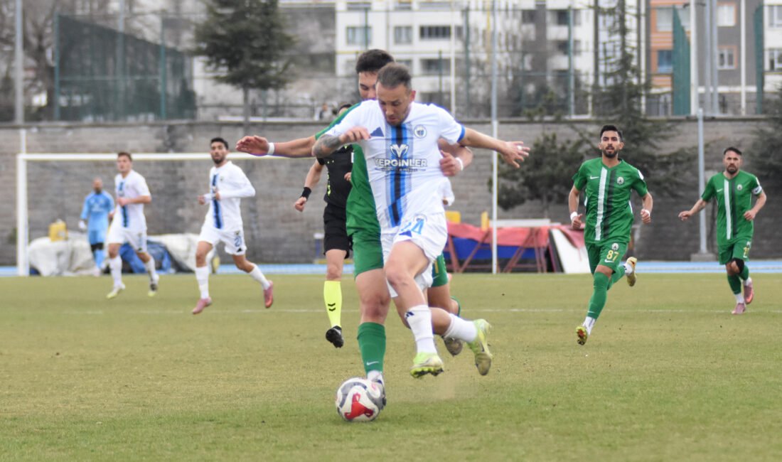 İlyas KAPLAN/KAYSERİ, (DHA)- STAT: Atatürk Spor Kompleksi Yan Saha HAKEMLER: