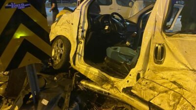 ERZURUM, (DHA)-ERZURUM'da kavşakta meydana gelen ve 4 aracın karıştığı zincirleme