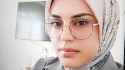 Erkan ALTUNTAŞ/AKSARAY, (DHA)- AKSARAY’da, annelerinin mezarı başında dua okurken boşanma