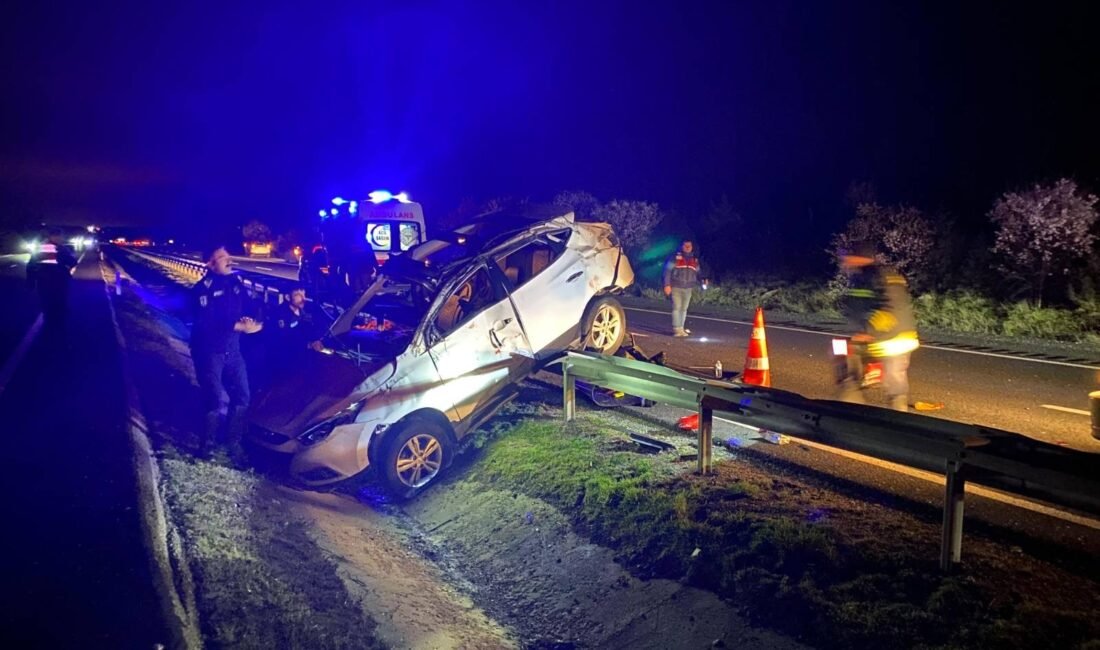 Batuhan KILIÇ/ESKİŞEHİR, (DHA)- ESKİŞEHİR’in Sivrihisar ilçesinde başka bir otomobilin çarptığı