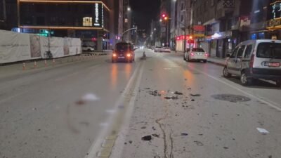 Batuhan KILIÇ/ESKİŞEHİR, (DHA)- ESKİŞEHİR'in Odunpazarı ilçesinde motosiklet ile hafif ticari