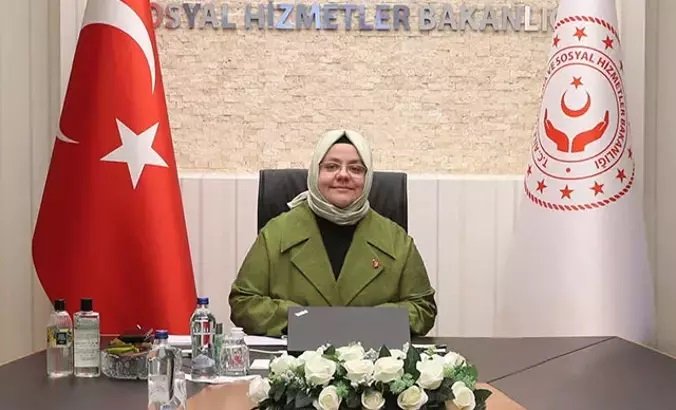 Batuhan KILIÇ/ESKİŞEHİR,(DHA) - ESKİŞEHİR’in Sivrihisar ilçesinde meydana gelen zincirleme trafik