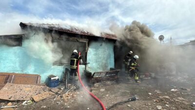 Mehmetcan ARSLAN/ÇORLU (Tekirdağ), (DHA)- TEKİRDAĞ'ın Çorlu ilçesinde bir evde çıkan