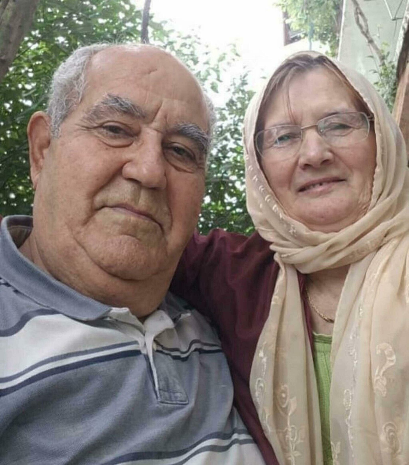 Cavit AKGÜN/MUĞLA, (DHA)-MUĞLA'nın Yatağan ilçesinde Nazire Kasap (76) ile eşi