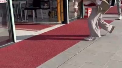 Samed Aydın SUN/KAYSERİ, (DHA)- KAYSERİ’de bir eczanede fark ücretini ödemek