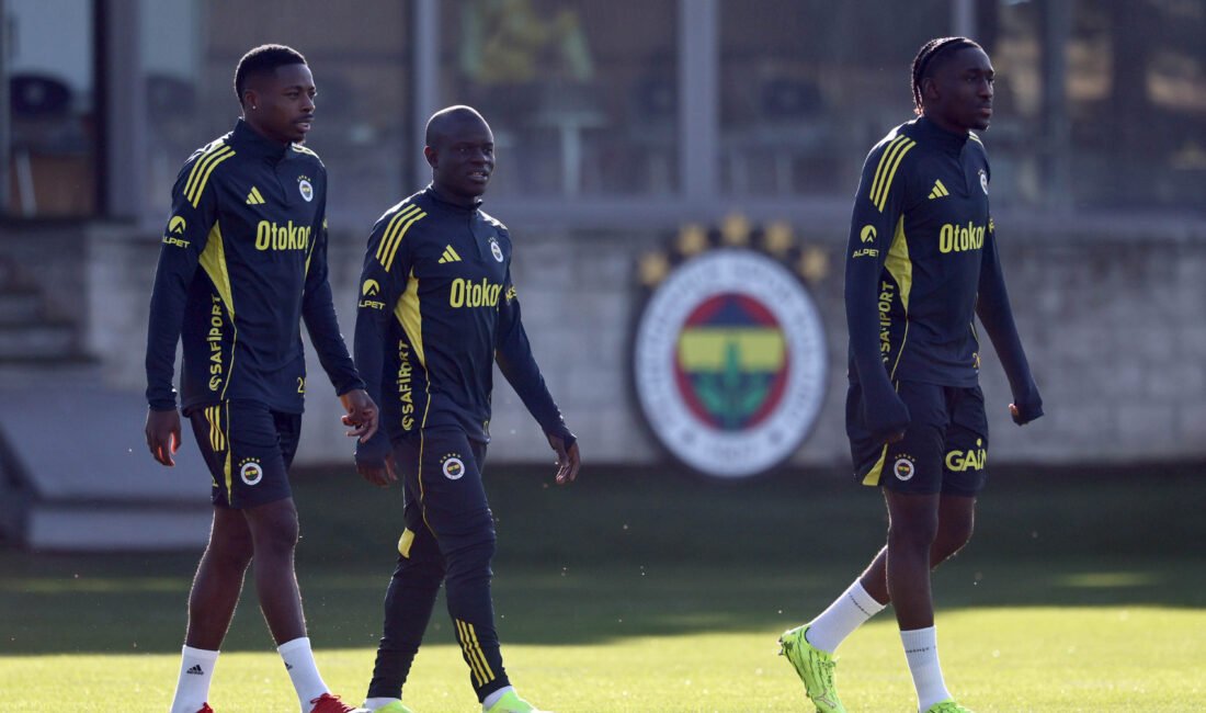 Fenerbahçe, Fatih Karagümrük maçı hazırlıklarına başladı İSTANBUL, (DHA)- FENERBAHÇE, Üstün Lig’in 26’ncı haftasında 13 Mart Cuma