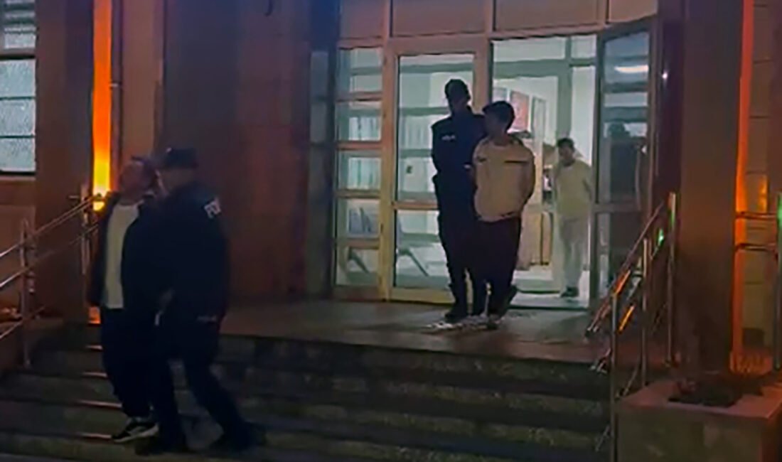 Anıl ATAR/ADANA, (DHA)- ADANA’da polis takımları, çeşitli kabahatlerden haklarında mutlaklaşmış