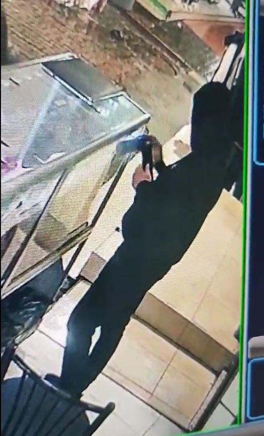 Yusuf YILDIZ/ADANA, (DHA)- ADANA’da bir iş yerine fiyat sorma bahanesiyle