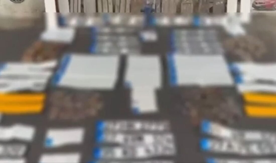 Nuray UZATMAZ/GAZİANTEP, (DHA)- GAZİANTEP’te polis ekipleri sahte plaka basımı yaptığı