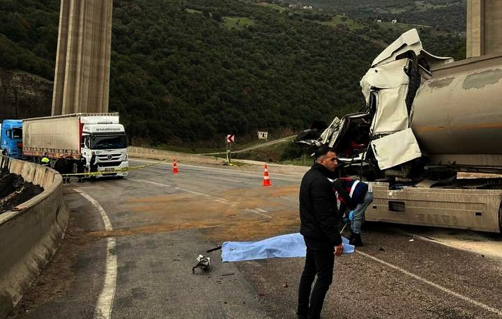 Kadir ÇELİK/NURDAĞI (Gaziantep), (DHA)- GAZİANTEP’in Nurdağı ilçesinde, iki tankerin kafa