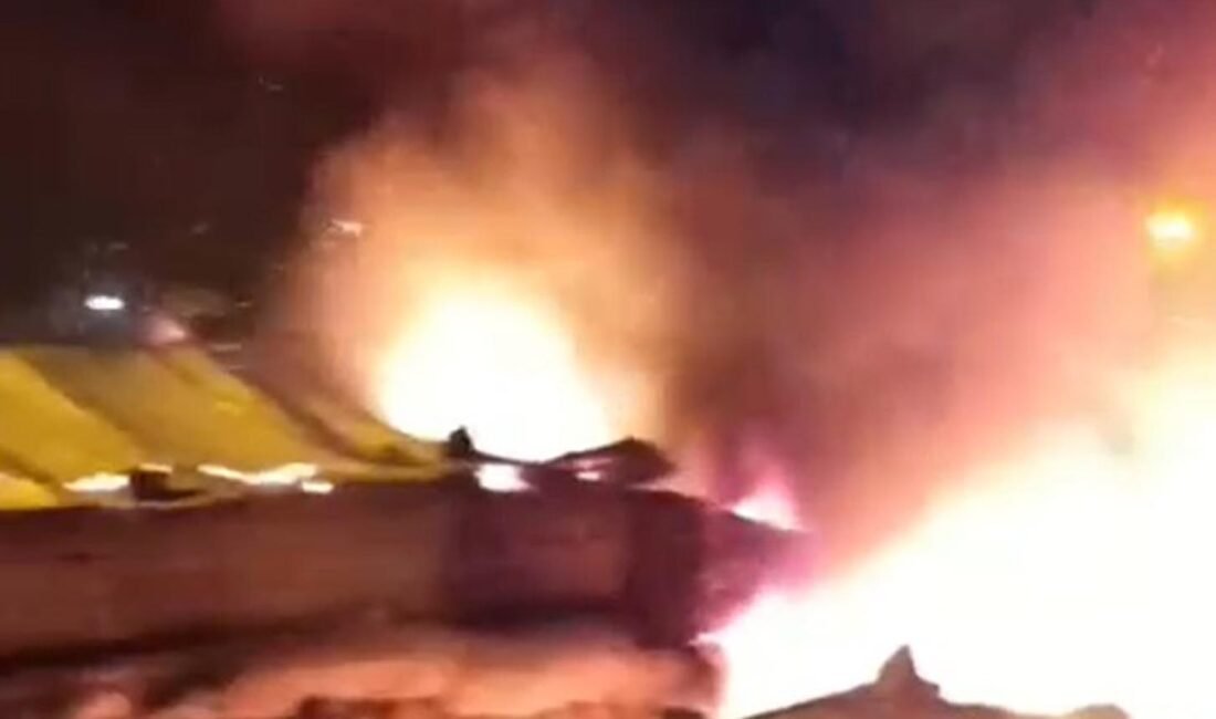 Geçim kaynağı minibüs yandı, takviye kampanyasıyla yenisi alındı Bedir ALTUNOK/KARS, (DHA)- KARS’ın Arpaçay ilçesinde yolcu ve öğrenci nakliyeciliği