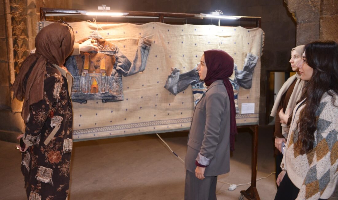 Gelenekten geleceğe; ehram ve kot ceket Erzurum’un kültürel değerleriyle tasarlandı Salih TEKİN/ERZURUM, (DHA)- ERZURUM Atatürk Üniversitesi Güzel Sanatlar Fakültesi Tekstil