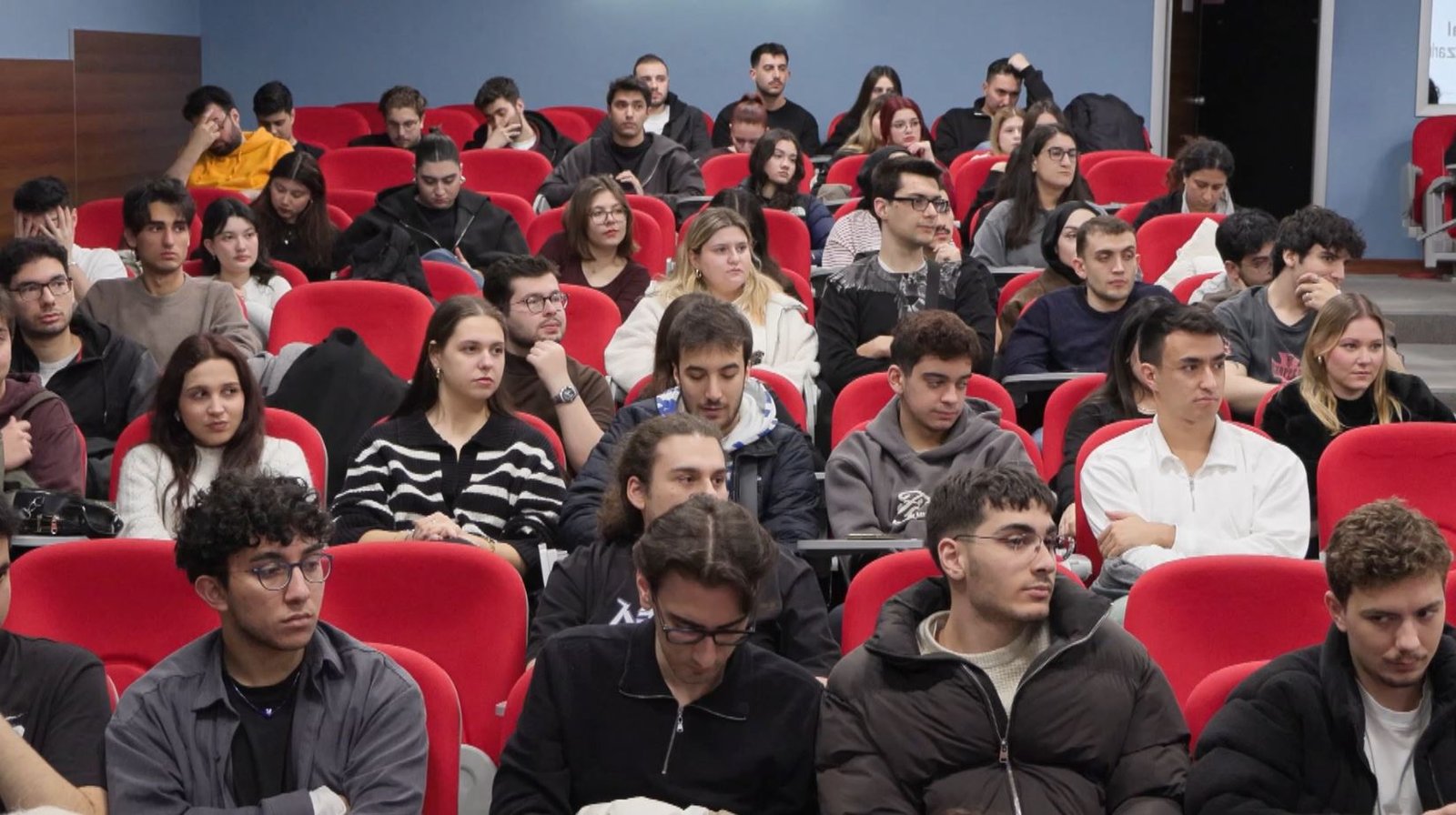 Melike USLU- Harun ŞAHBAZOĞLU/İSTANBUL, (DHA)- GENÇLER parayı kazanmayı öğreniyor ama