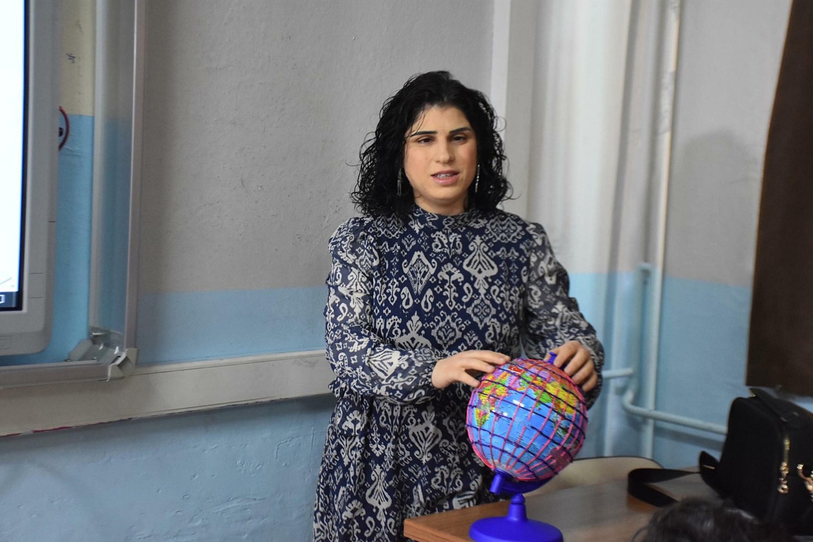 Nevra UÇKAÇ/İZMİR, (DHA)- İZMİR'in Buca ilçesindeki Burhan Özfatura Ortaokulu Toplumsal