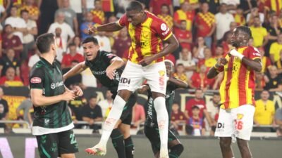 Onur ATIŞ / İZMİR, (DHA)- SÜPER Lig'de evinde Corendon Alanyaspor'la