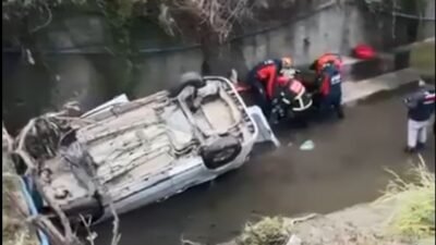 Hakan KABAHASANOĞLU/TİREBOLU (Giresun), (DHA)- GİRESUN’un Tirebolu ilçesinde hafif ticari aracın