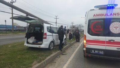 Hasan BOZBEY/ ORHANGAZİ(Bursa), (DHA)- BURSA’nın Orhangazi ilçesinde sürücüsünün kontrolünden çıkan