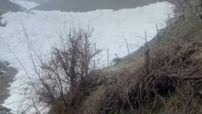 KÖYE DÜŞEN ÇIĞ SANİYE SANİYE GÖRÜNTÜLENDİ Hakkari'nin Yukarı Akkaya köyü