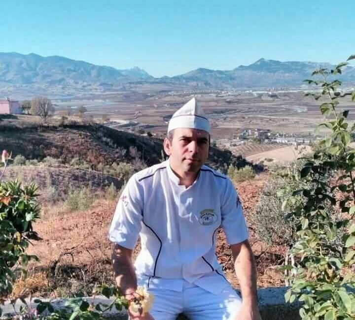 Ömer KOÇ/KAHRAMANMARAŞ, (DHA)- KAHRAMANMARAŞ’ta halı sahada maç yaparken, durduğu kalede