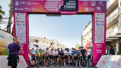 ANTALYA,(DHA)- TÜRKİYE’NİN sevilen amatör yol bisikleti organizasyonlarından AKRA Gran Fondo,