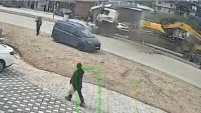 Alican GÜMÜŞ/HATAY, (DHA) - HATAY’ın Defne ilçesinde şoförünün kontrolünü yitirdiği