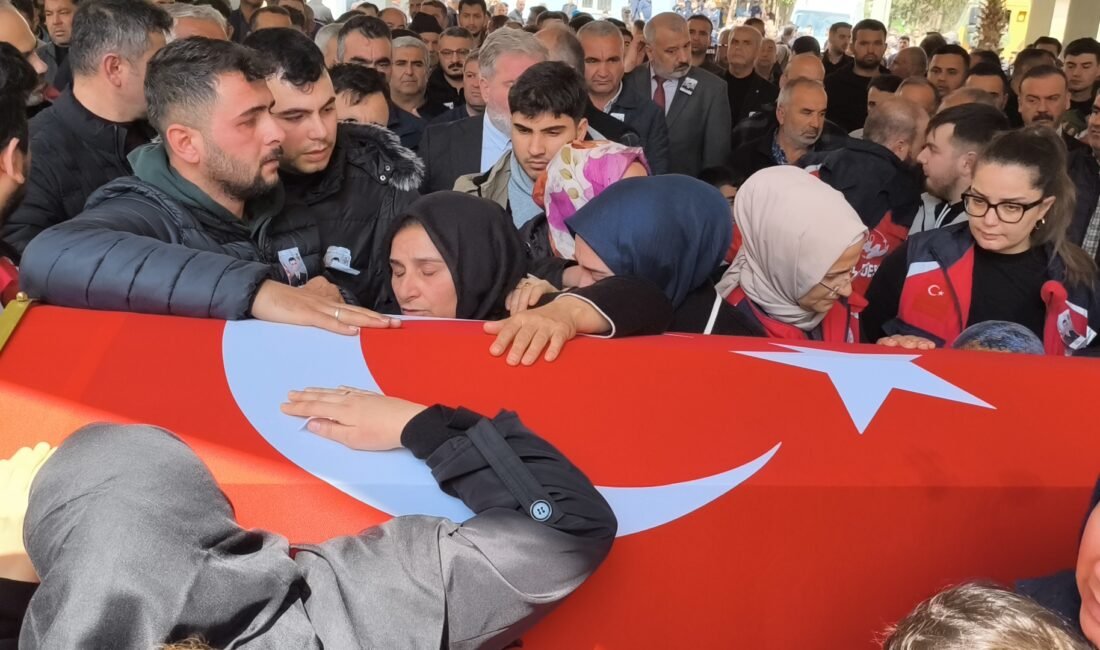 Hataylı şehit uzman çavuş toprağa verildi Alican GÜMÜŞ-Mehmet KOCACIK/KIRIKHAN (Hatay), (DHA)- AĞRI'da askeri araç kazasında şehit