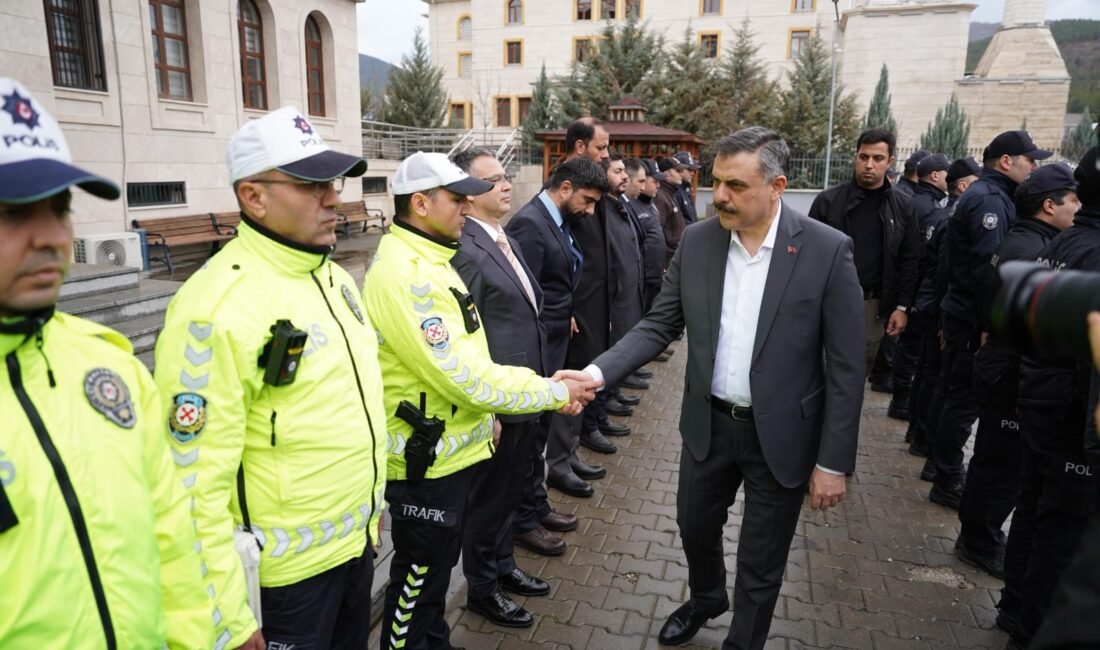 Mustafa ÖZDEMİR/KIZILCAHAMAM (Ankara), (DHA)- İÇİŞLERİ Bakanı Mustafa Çiftçi, Ankara'nın Kızılcahamam